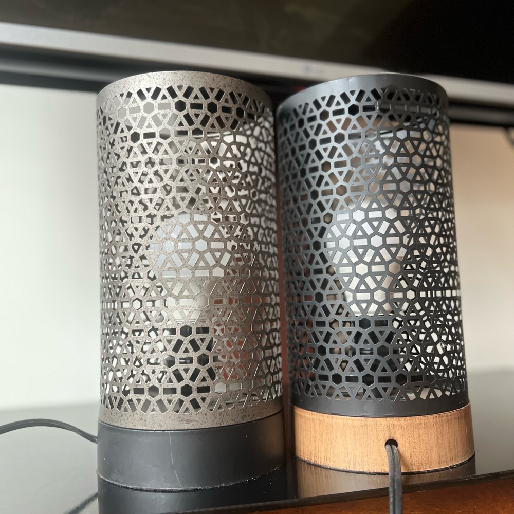 2 pieces metal lamps like new